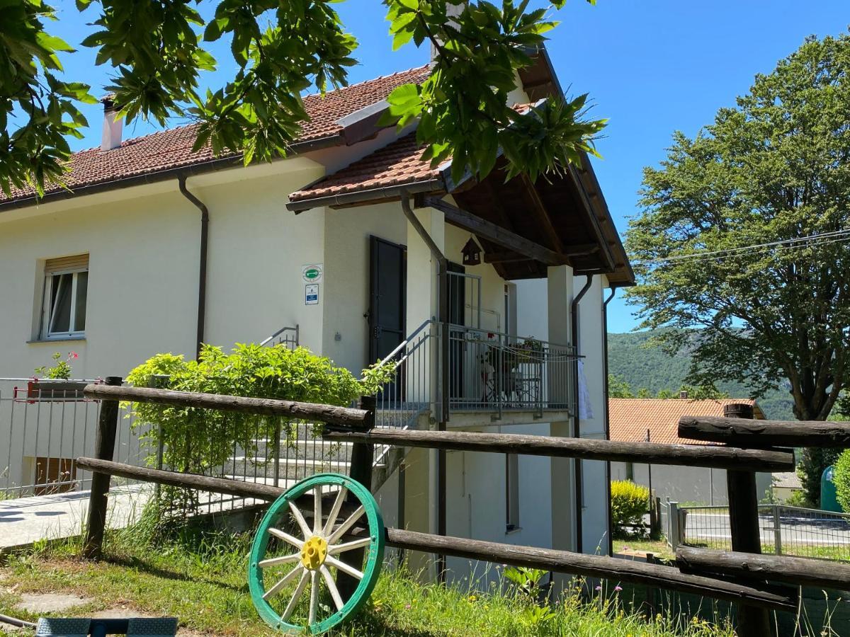 Bb Andre' Bed & Breakfast Vara Superiore Bagian luar foto