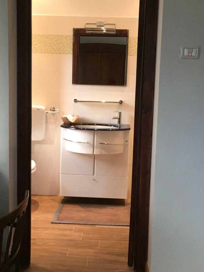 Bb Andre' Bed & Breakfast Vara Superiore Bagian luar foto