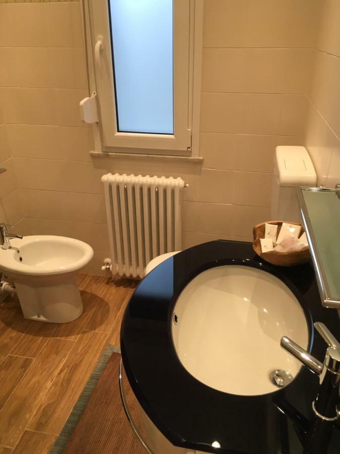 Bb Andre' Bed & Breakfast Vara Superiore Bagian luar foto
