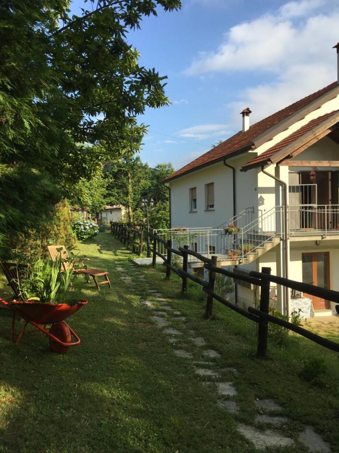 Bb Andre' Bed & Breakfast Vara Superiore Bagian luar foto